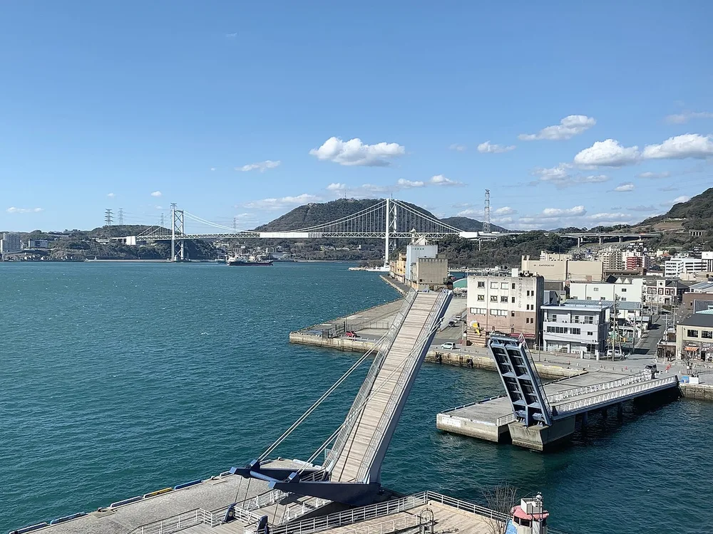藍翼橋升起與關門橋(2020年3月)