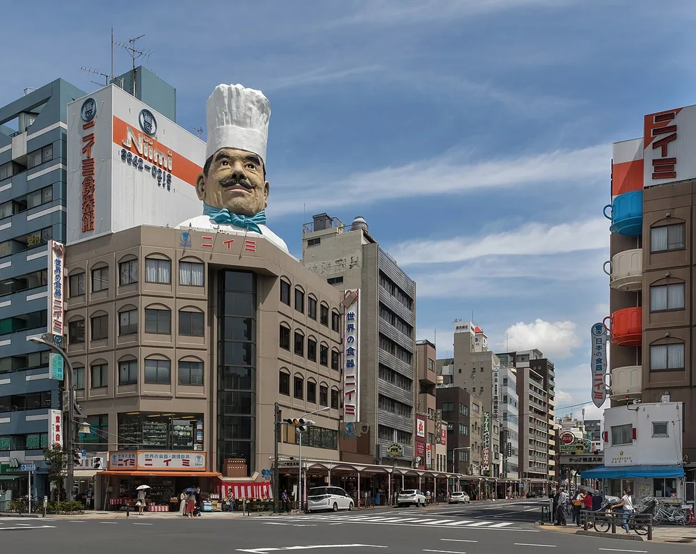 合羽橋道具街南口街角(2019年)
