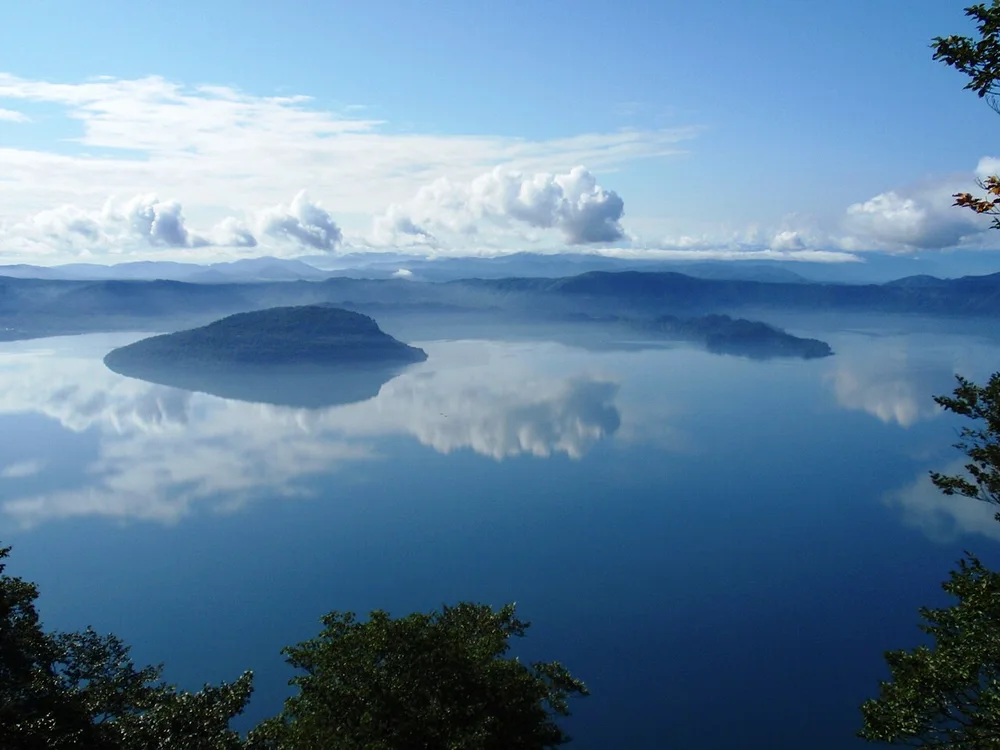 御鼻部山俯瞰十和田湖(2008年9月)