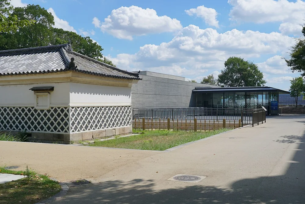 大阪城豐臣石垣館入口一側的外觀