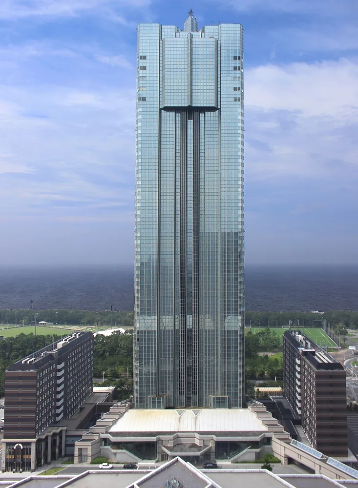APA Hotel & Resort東京灣幕張的高塔外觀(2020年7月)