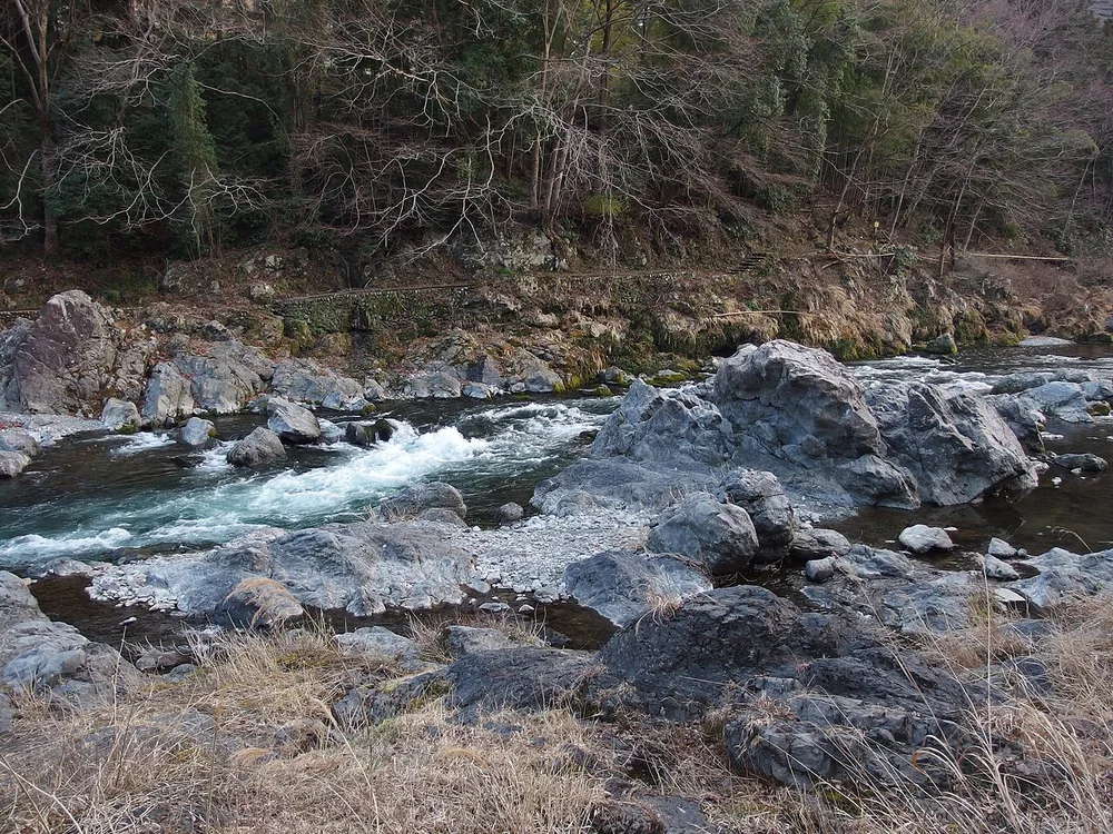 御岳溪谷的岩岸與溪流(2014年3月)