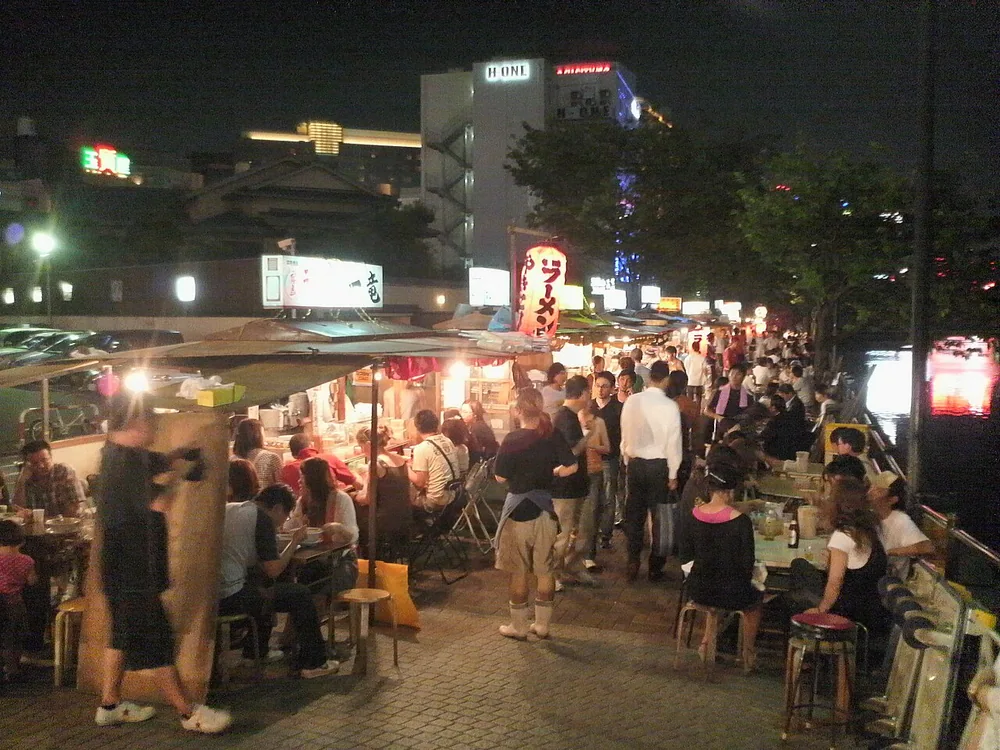 福岡中洲清流公園屋台街（2008年）