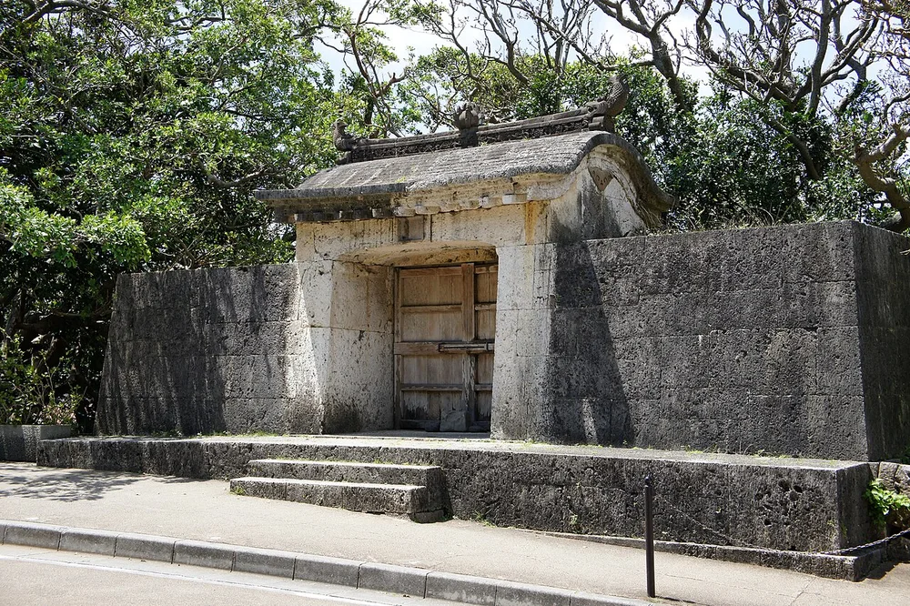 園比屋武御嶽石門(2011年5月)