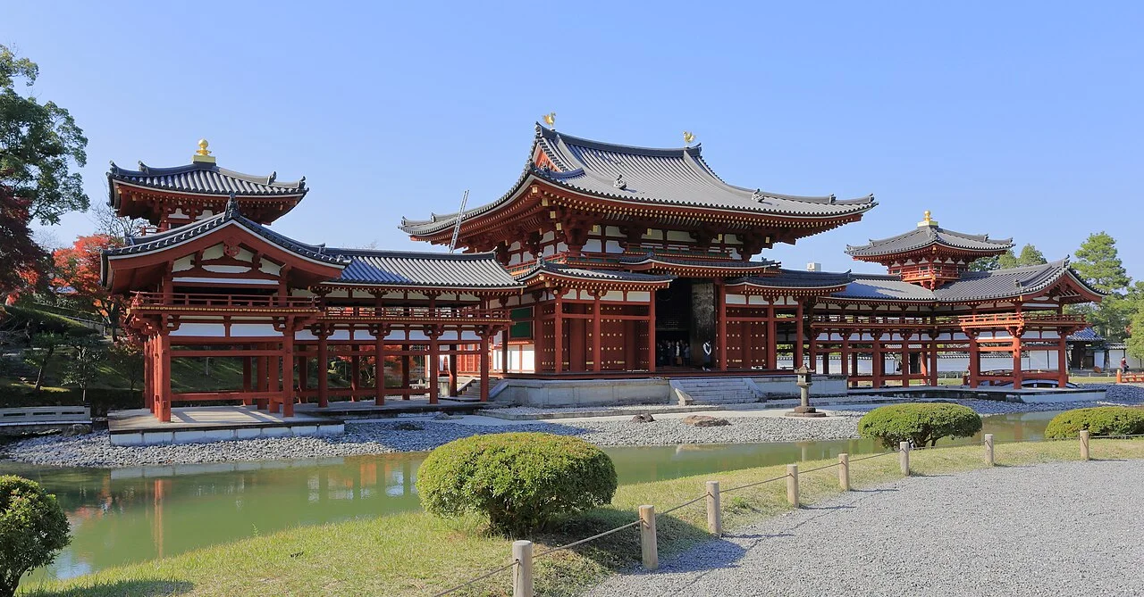 平等院鳳凰堂與阿字池水面倒影