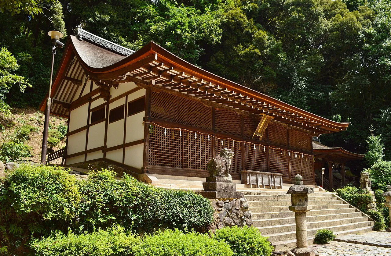 宇治上神社本殿覆屋